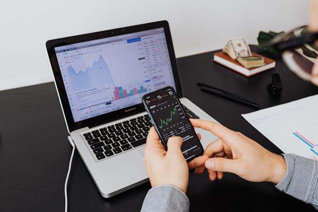 Why You Should Download MT4 as a Trader